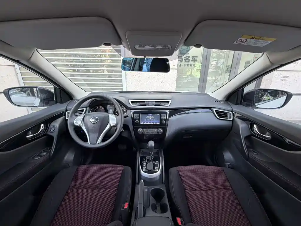 Nissan Qashqai — миниатюра 11