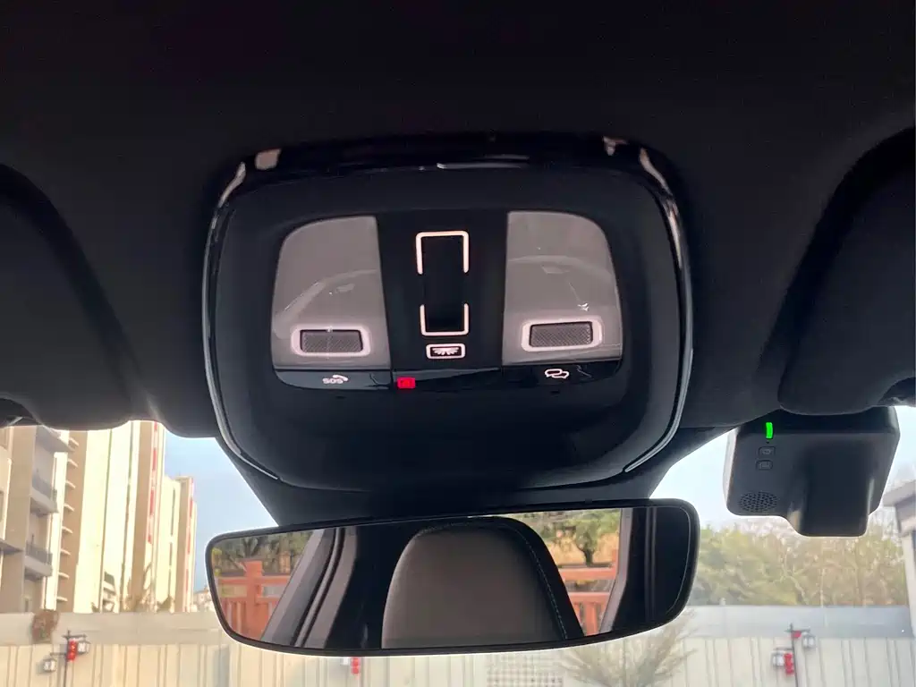 VOLVO XC60 PLUG IN HYBRID