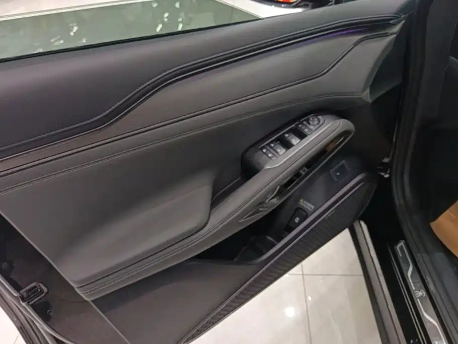 BYD L EV — миниатюра 7