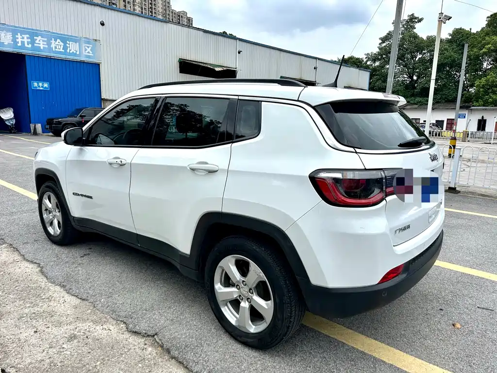 Jeep Compass — миниатюра 4