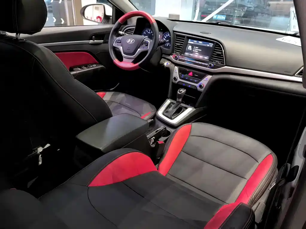 Hyundai Elantra — миниатюра 9