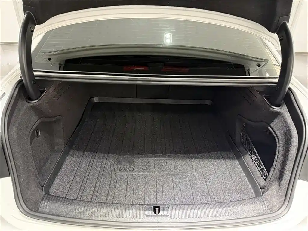 Audi A4L — миниатюра 9