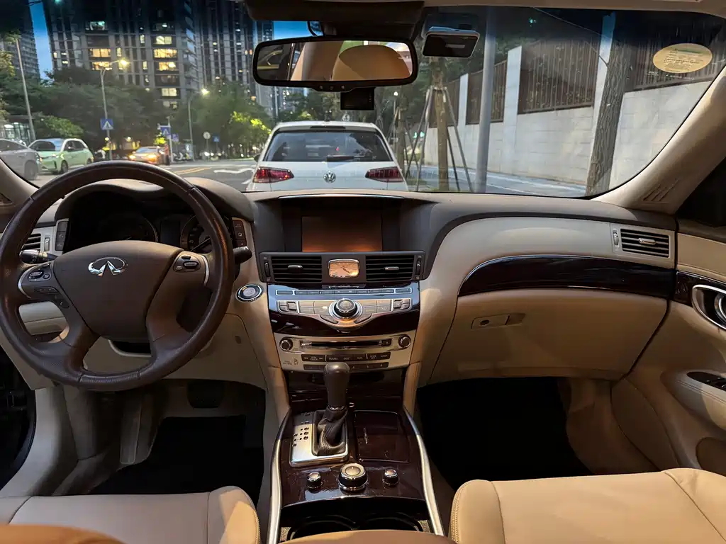 Infiniti Q70 — миниатюра 5