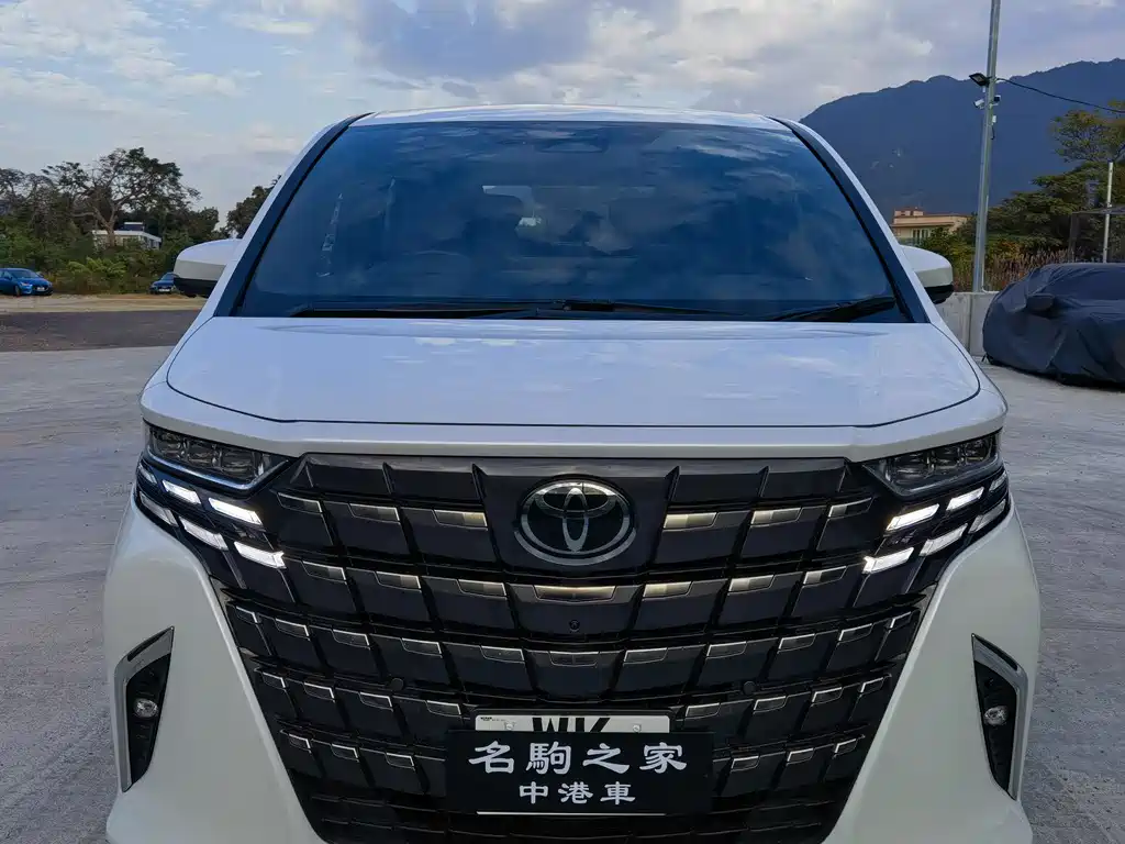 Toyota Alphard 0