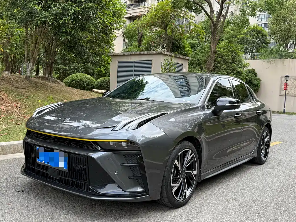 Купить Lynk & Co 03
