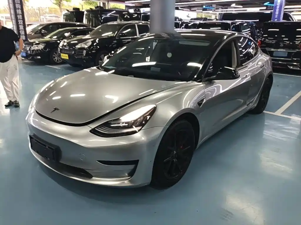 Tesla Model 3 — миниатюра 2