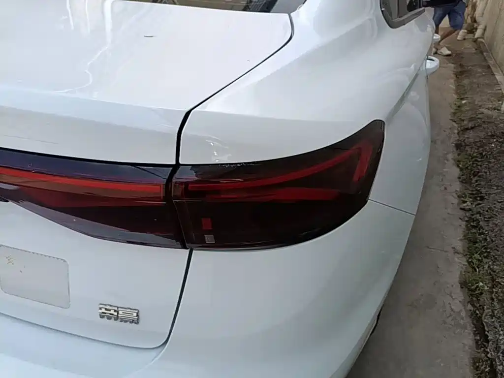Geely Emgrand — миниатюра 8