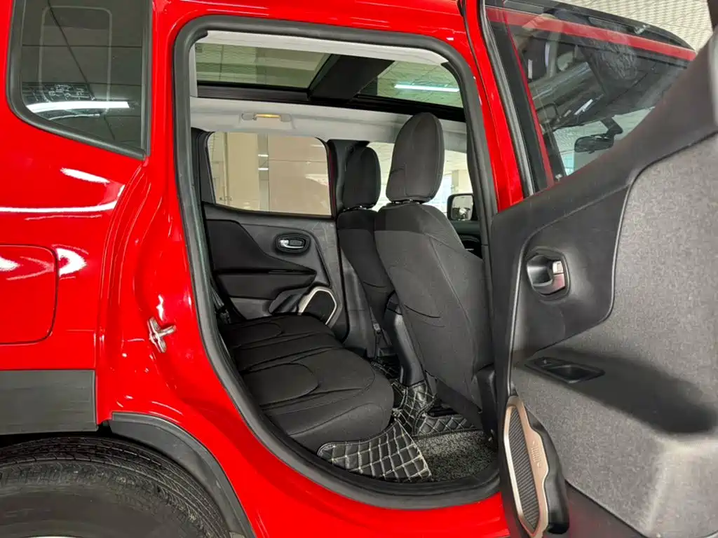 Jeep Renegade — миниатюра 11