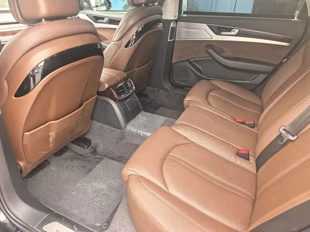 Audi A8 — миниатюра 13