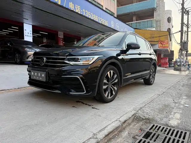 VOLKSWAGEN TIGUAN L