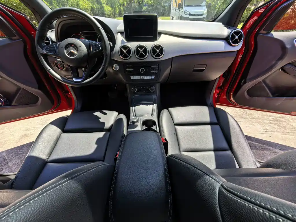 Mercedes-Benz B-Class — миниатюра 11