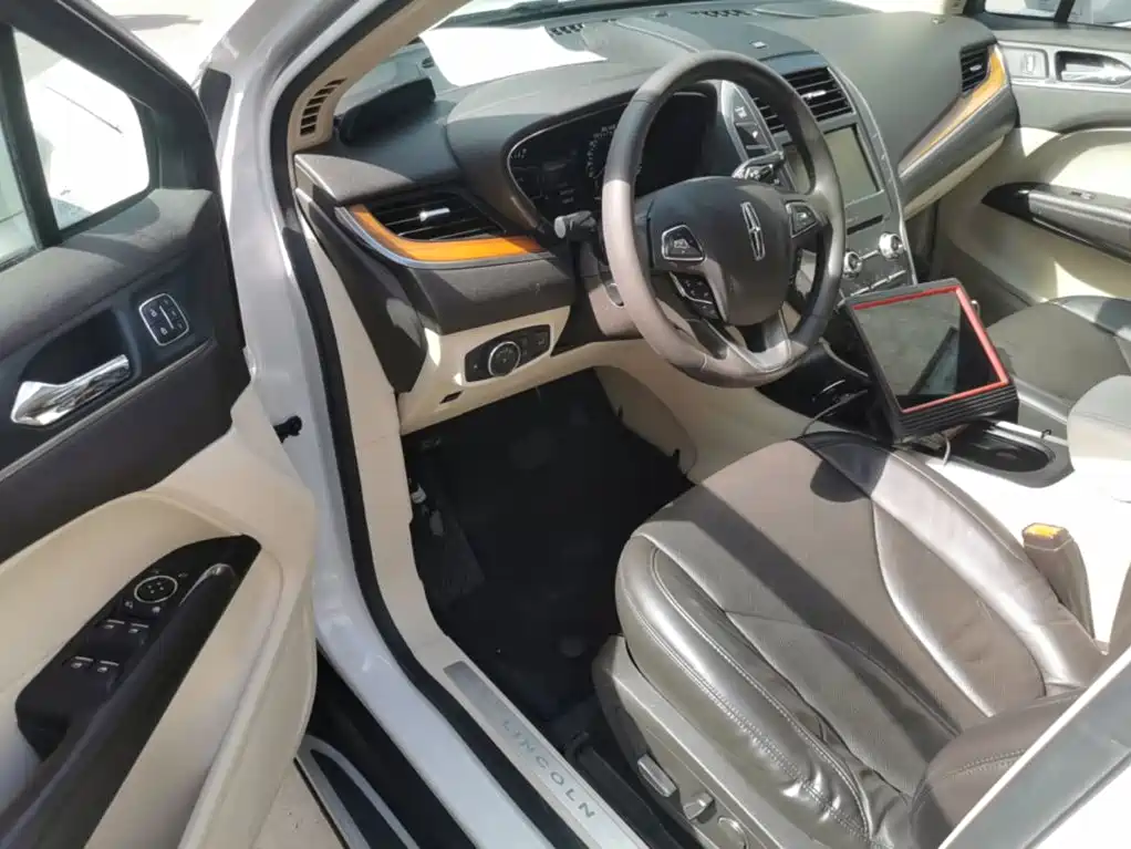 Lincoln MKC — миниатюра 15