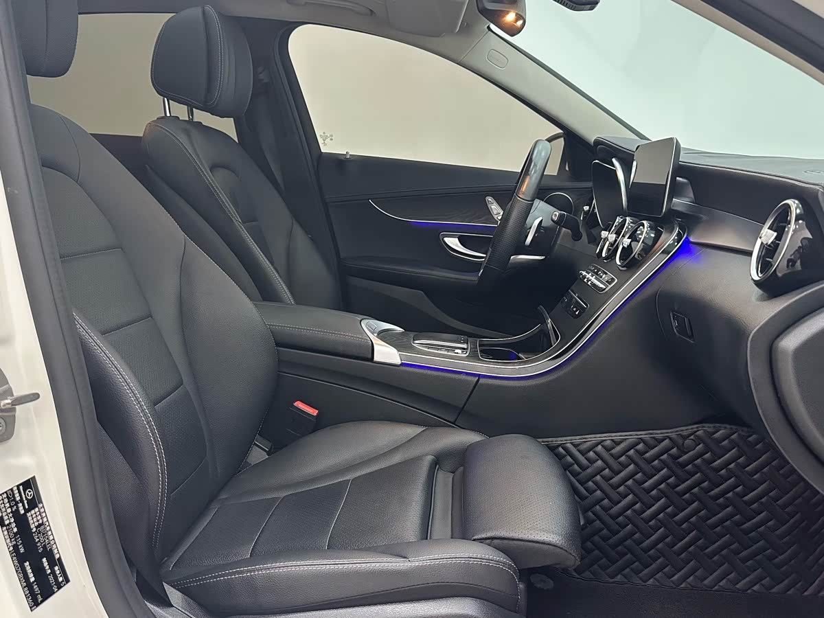 Mercedes-Benz C-Class 1.5 л 2021 г. Белый, пробег 34000 км