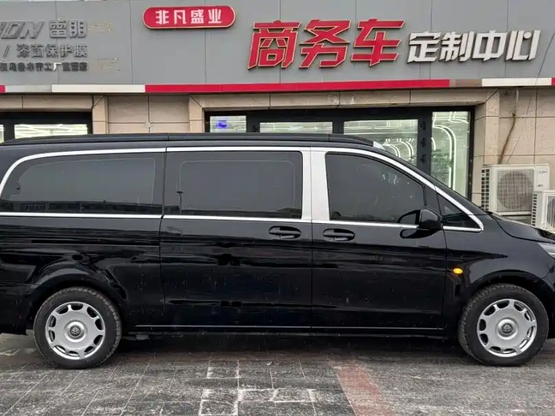 Mercedes-Benz Vito 2018 2.0T Elite 7 мест V