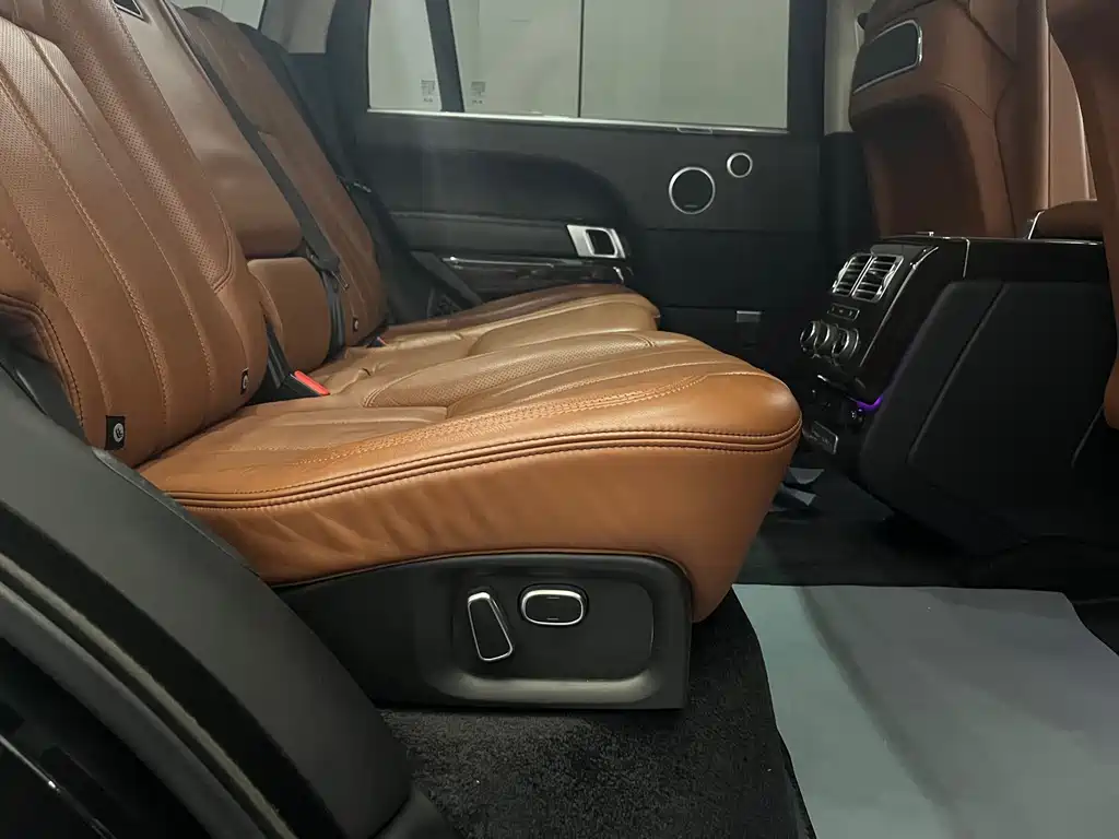 Land Rover Range Rover — миниатюра 6