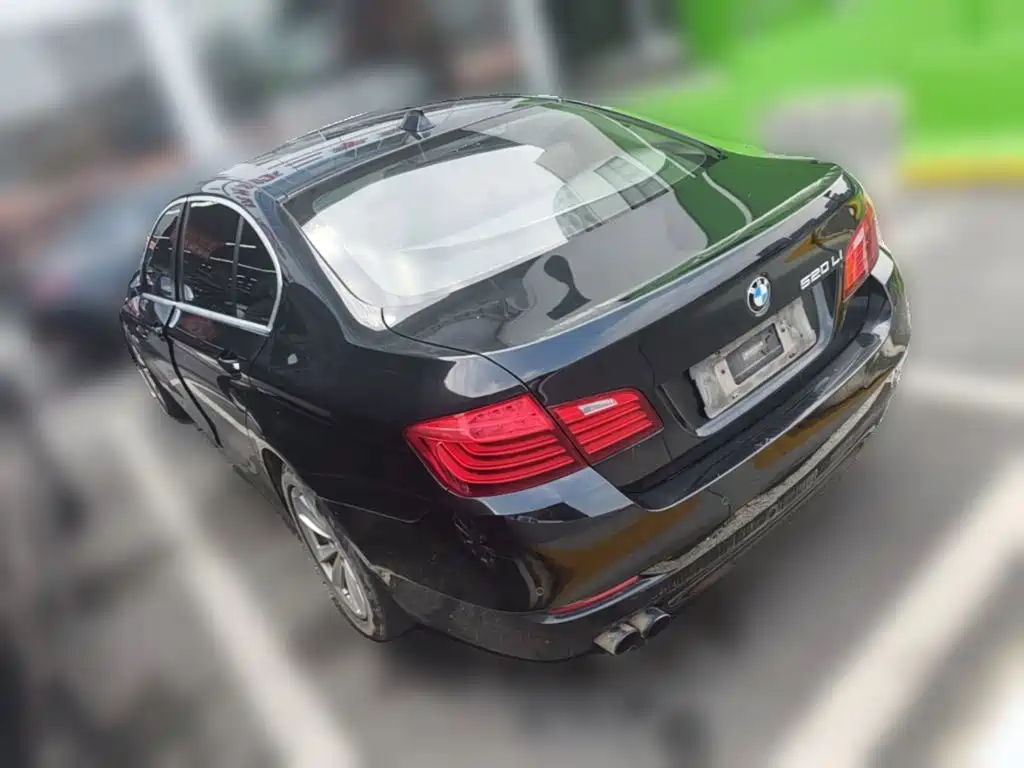 BMW 5 Series — миниатюра 7