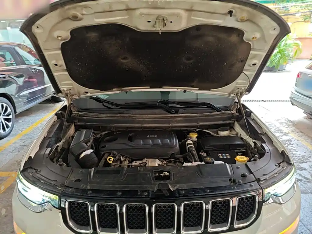Jeep Grand Commander — миниатюра 20