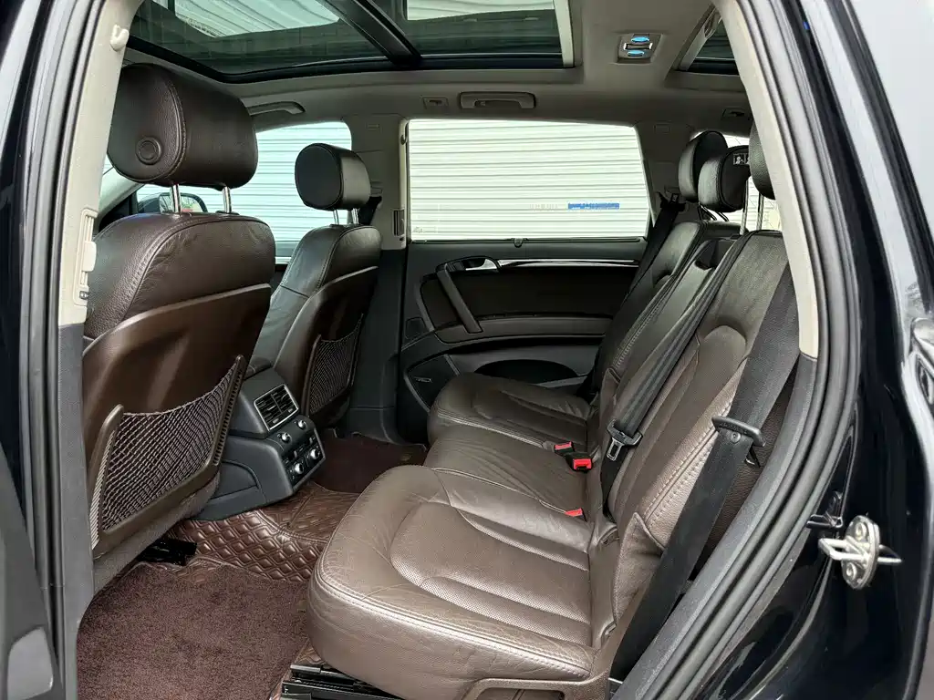 Audi Q7 — миниатюра 8