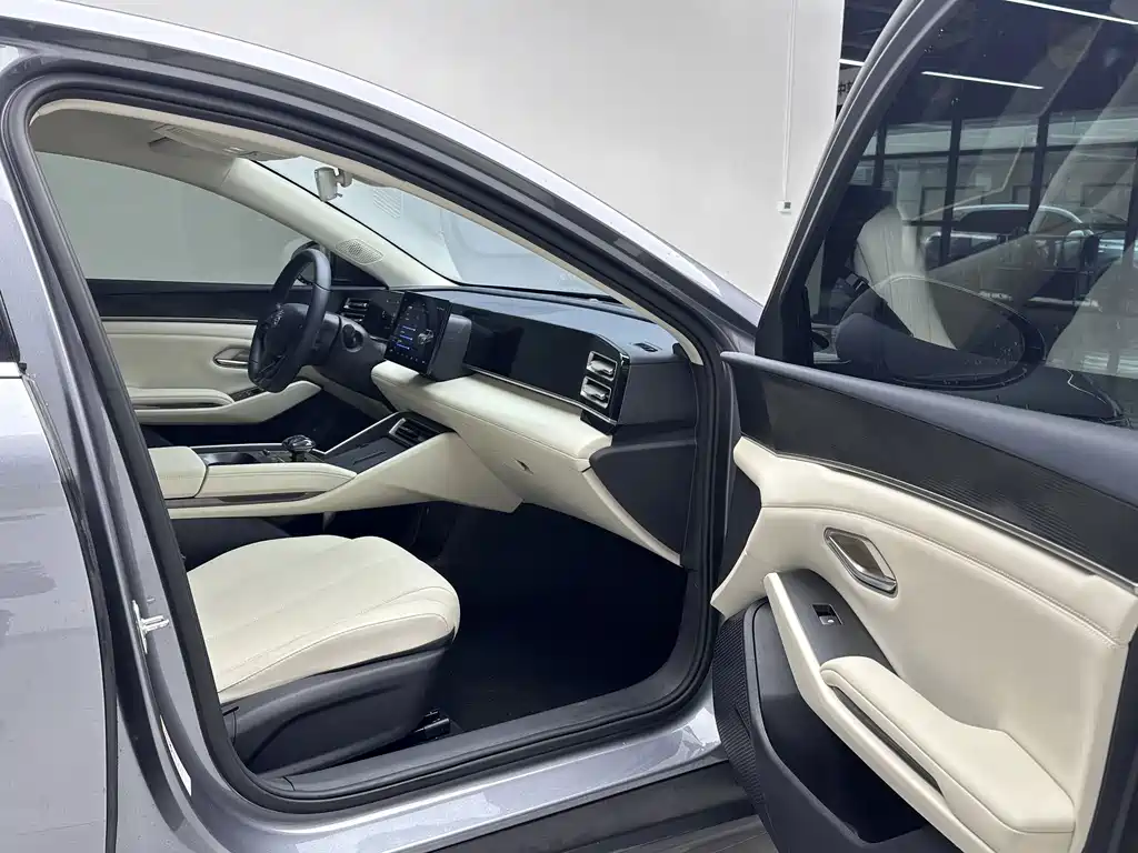 BYD Qin L — миниатюра 12