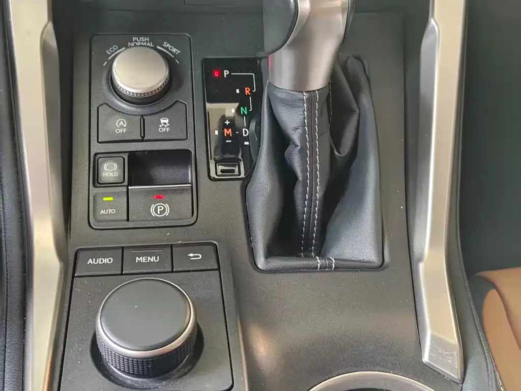 Lexus NX — миниатюра 12