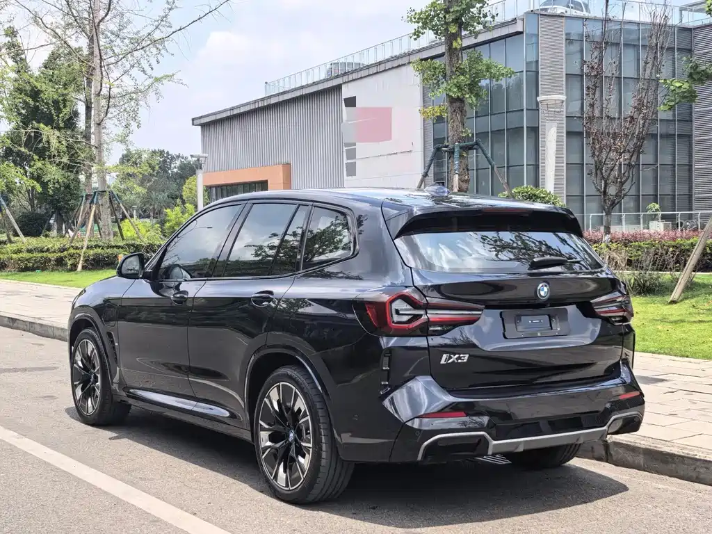 BMW iX3 — миниатюра 7