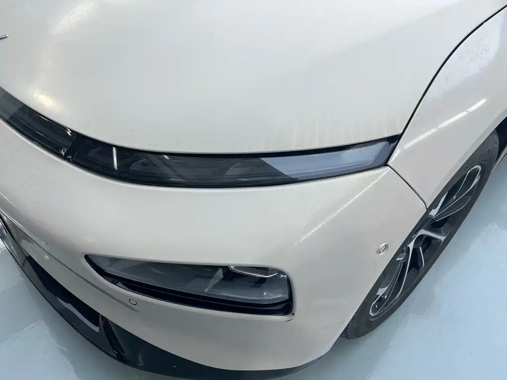 XPeng P7 — миниатюра 9