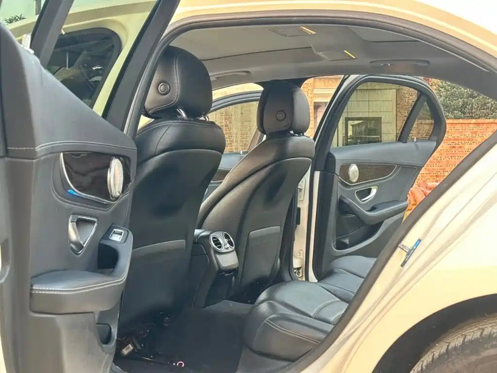 Mercedes-Benz C-Class — миниатюра 7