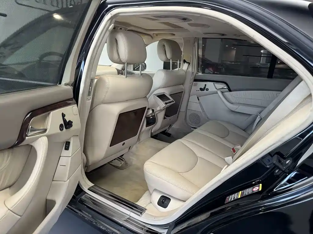 Mercedes-Benz S-Class — миниатюра 13