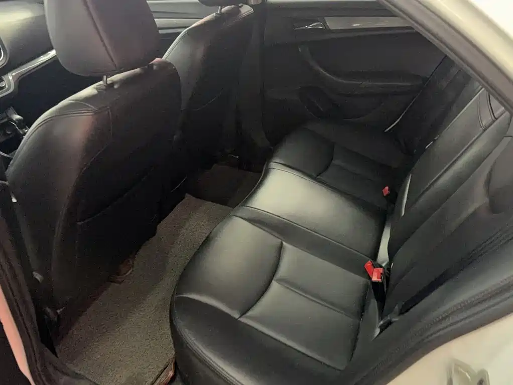 Roewe 360 — миниатюра 9