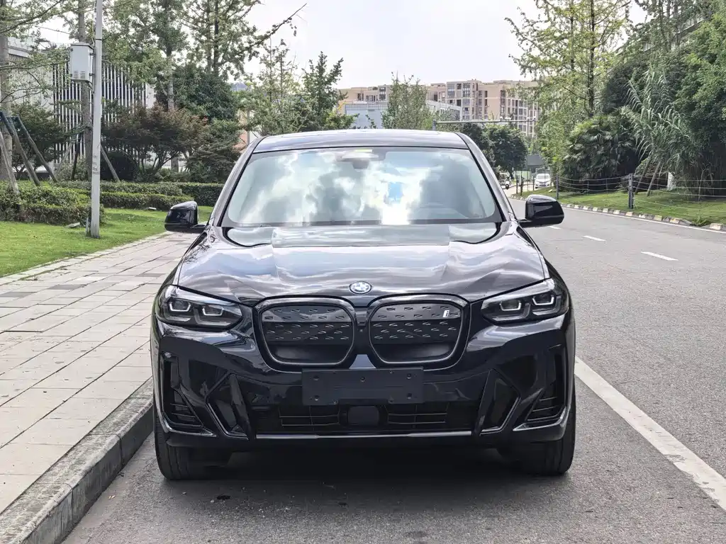 BMW iX3 — миниатюра 2