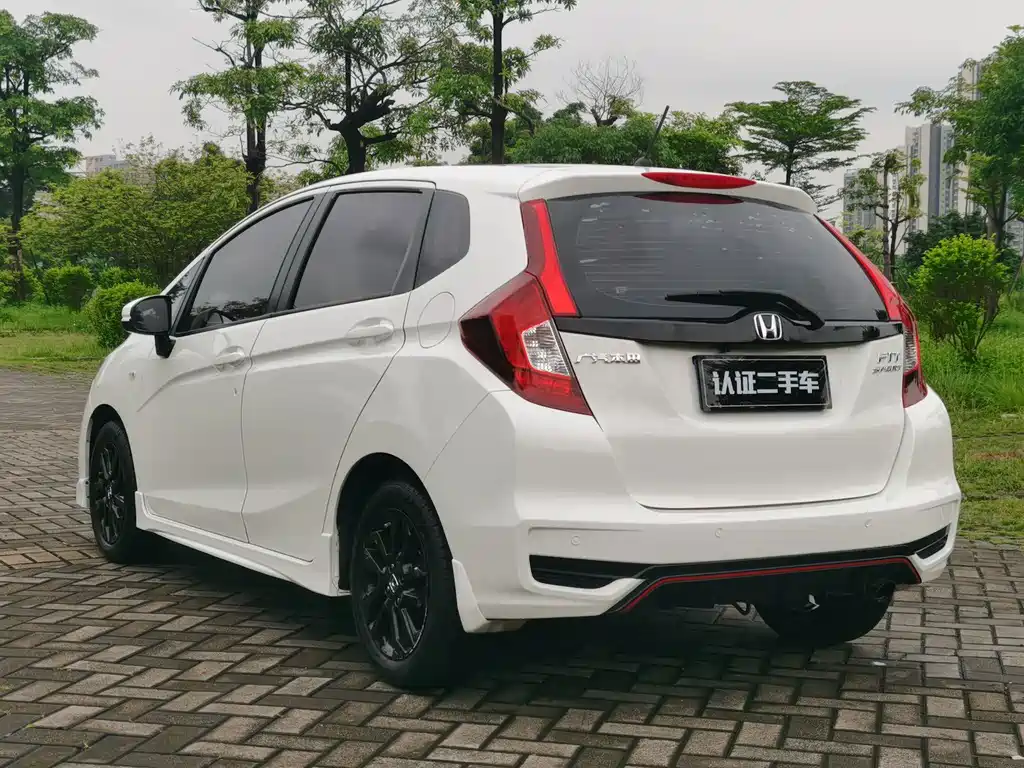Honda Fit — миниатюра 7