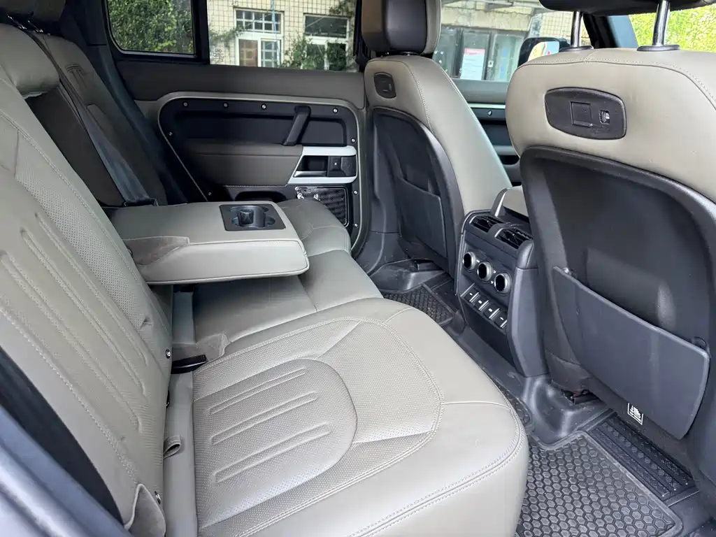 Land Rover Defender — миниатюра 13