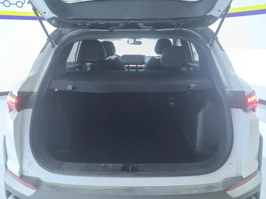 Geely Binyue — миниатюра 4