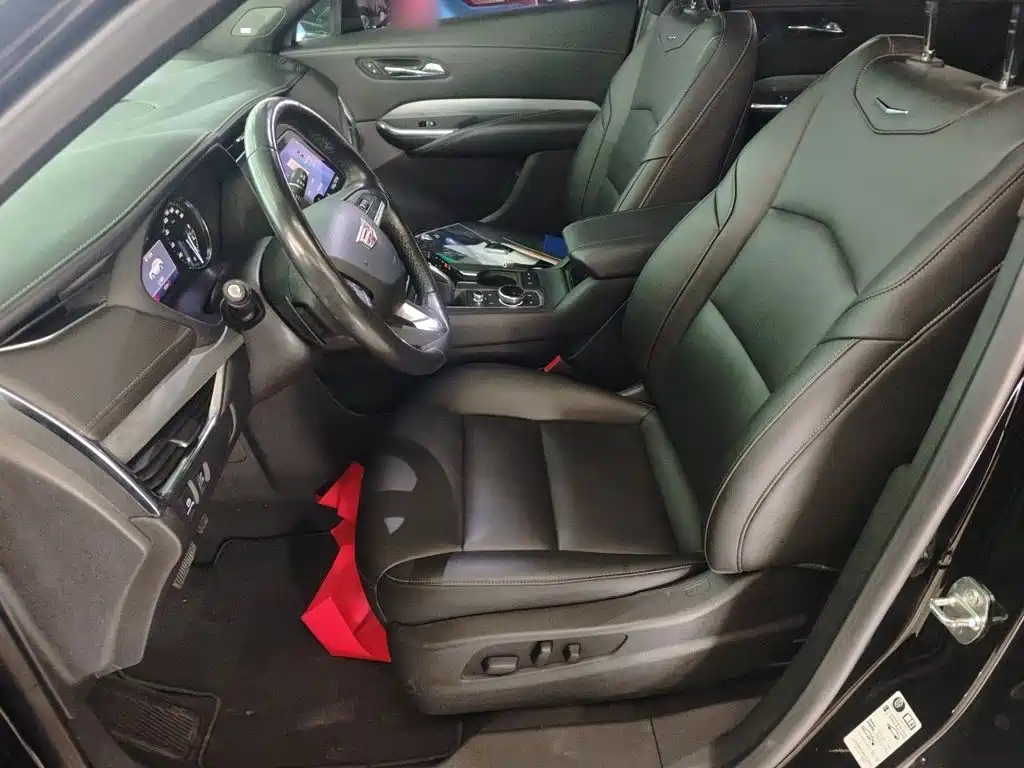 Cadillac XT4 — миниатюра 8