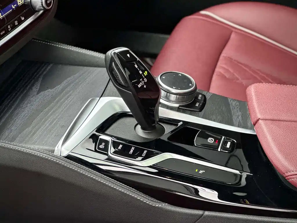 BMW 5 Series — миниатюра 8