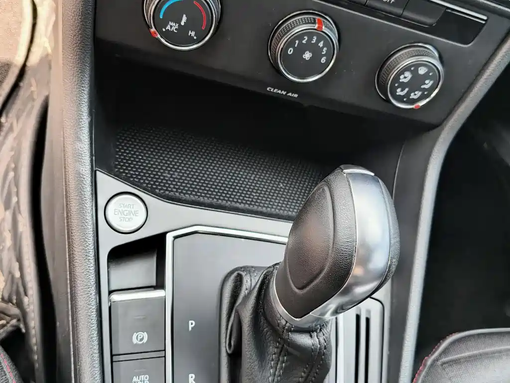 Volkswagen Lavida — миниатюра 10