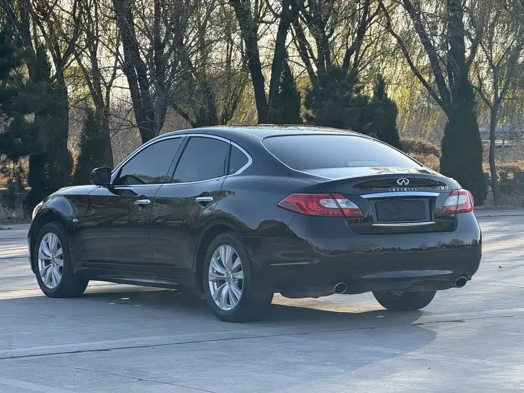 Infiniti M — миниатюра 5