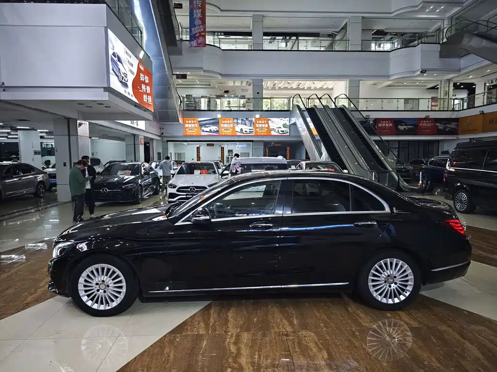 Mercedes-Benz C-Class — миниатюра 5