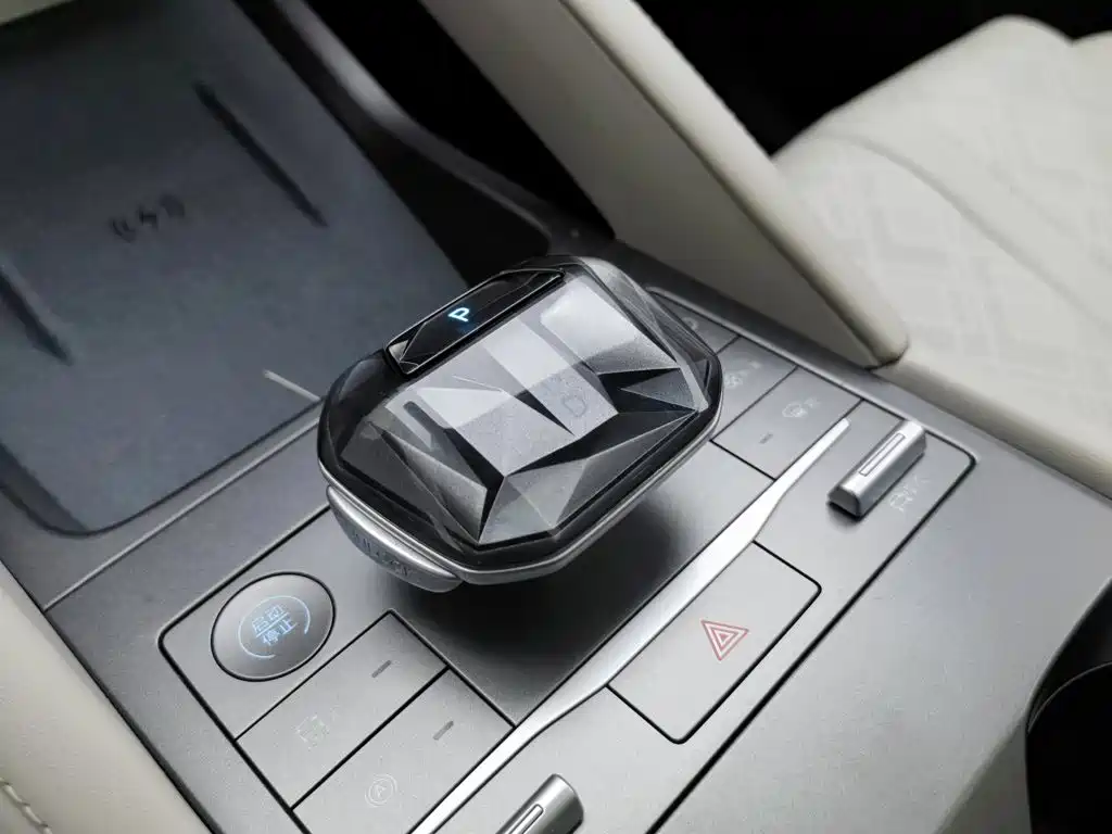 BYD Yuan UP — миниатюра 13