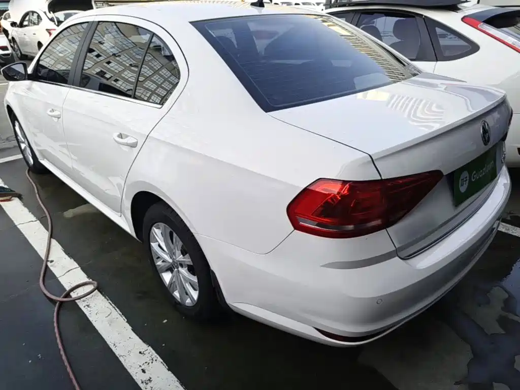Volkswagen Lavida — миниатюра 5
