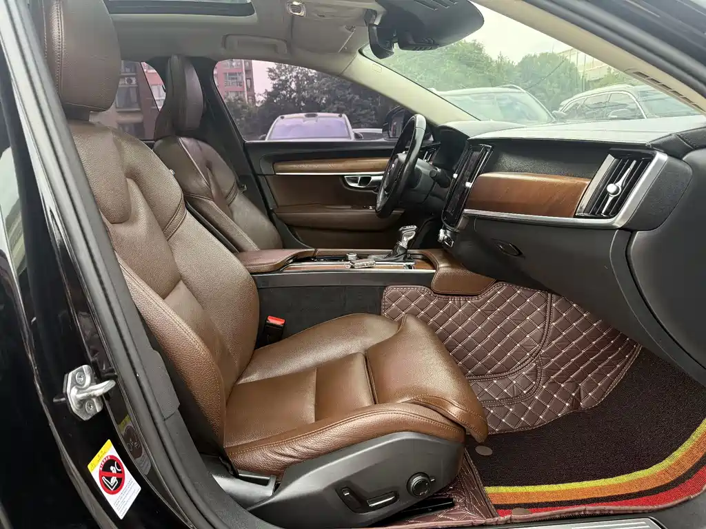Volvo S90 — миниатюра 9