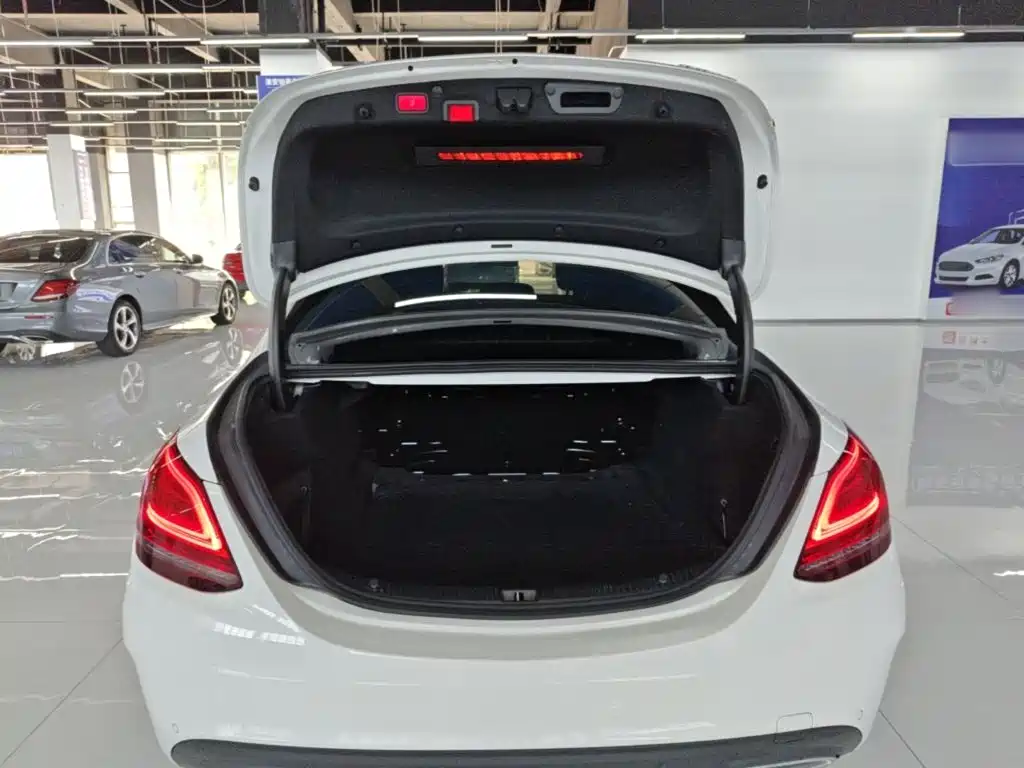 Mercedes-Benz C-Class — миниатюра 19