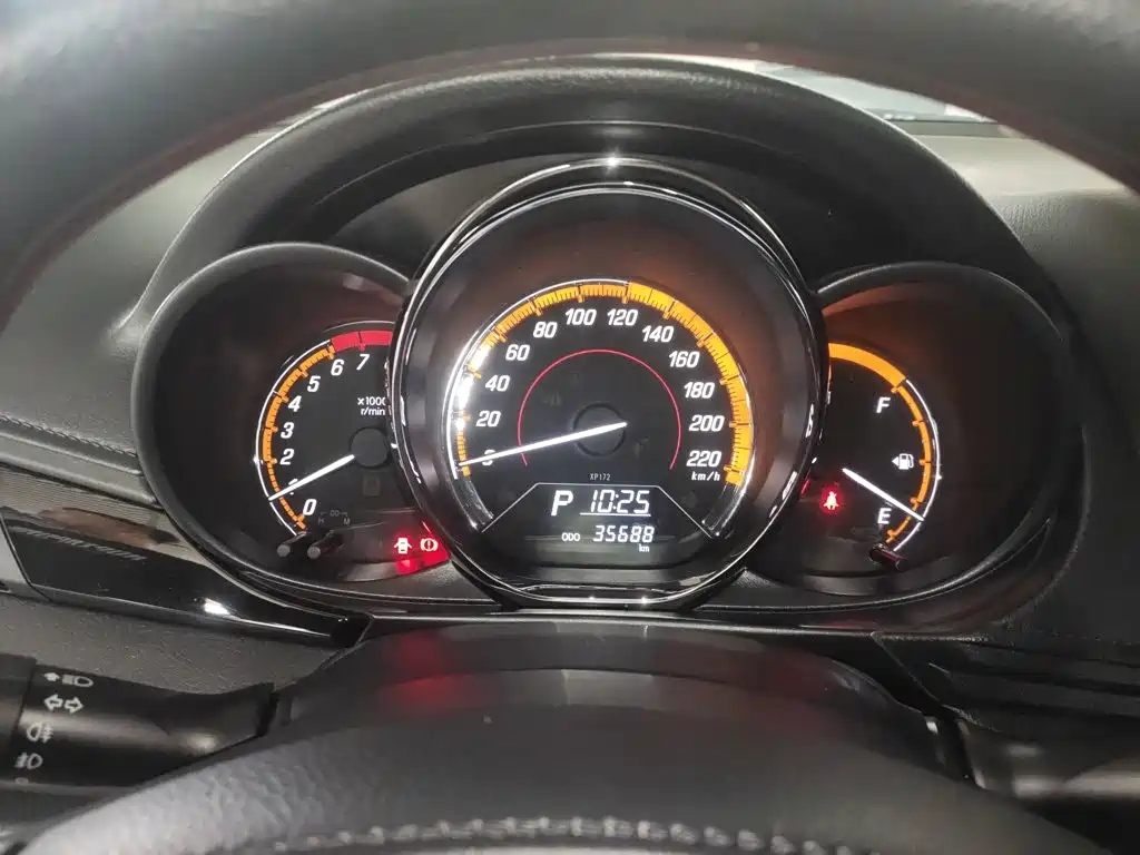 Toyota Yaris L — миниатюра 12