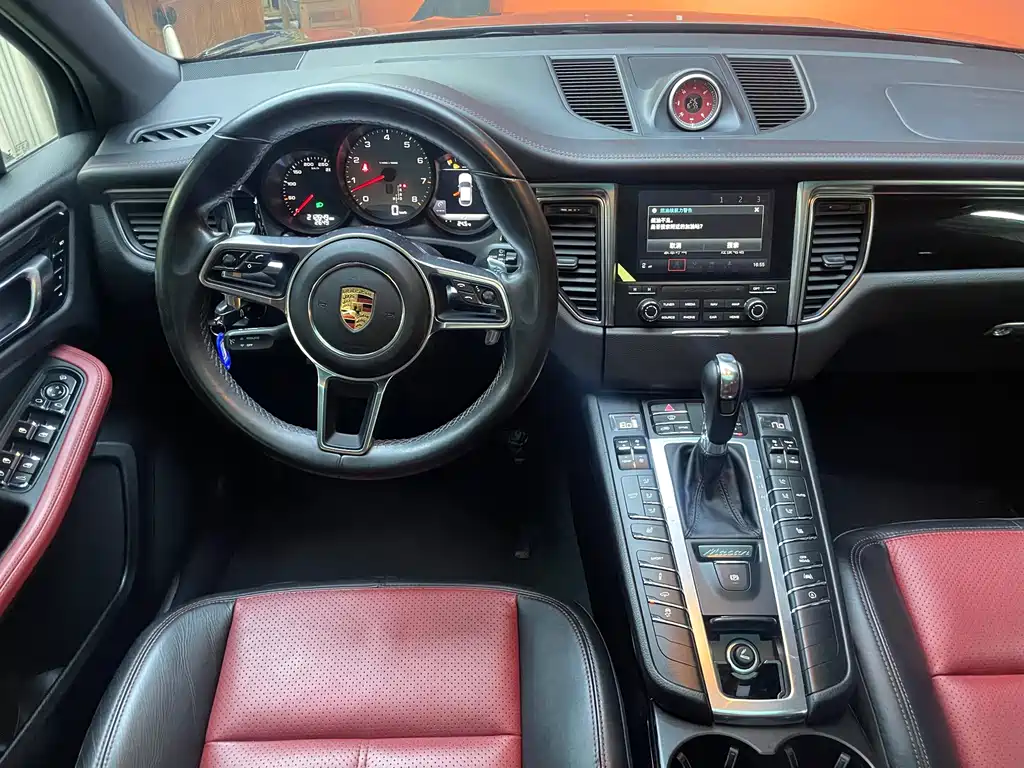 Porsche Macan — миниатюра 13