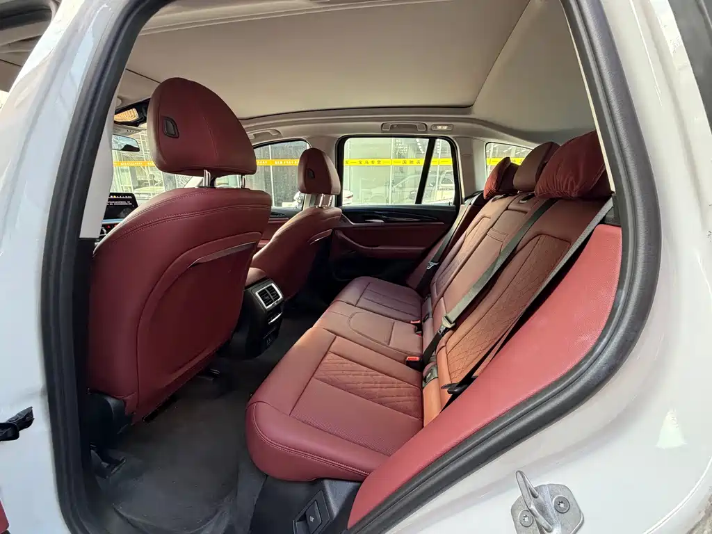 BMW iX3 — миниатюра 7