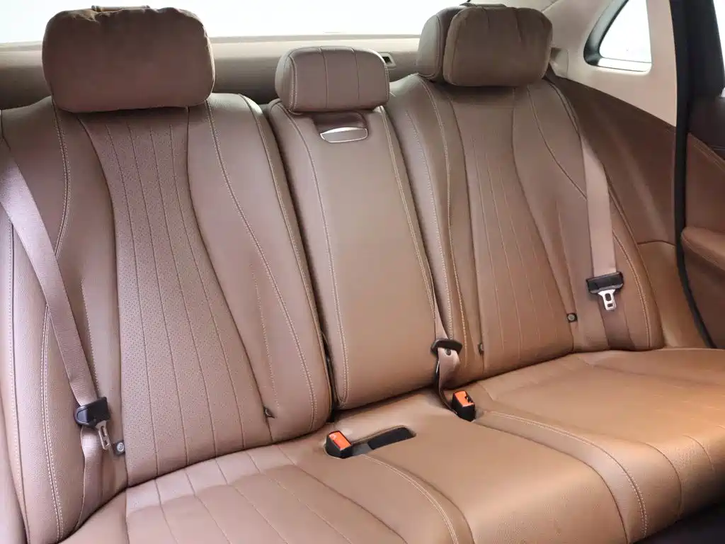 Mercedes-Benz E-Class — миниатюра 23