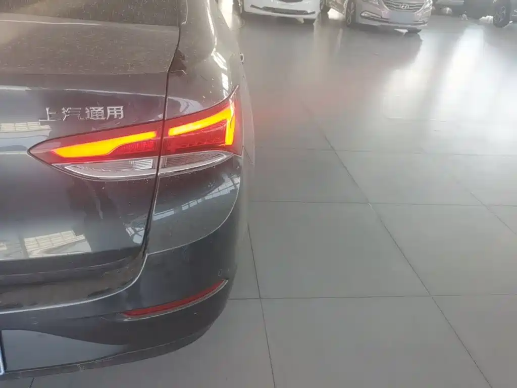Buick Excelle — миниатюра 8