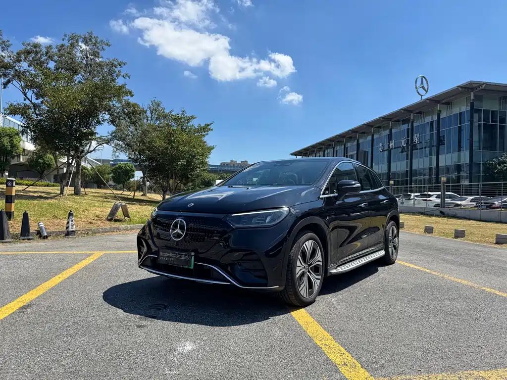 Mercedes-Benz EQE SUV