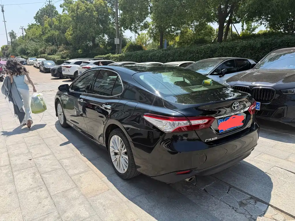 Toyota Camry — миниатюра 4