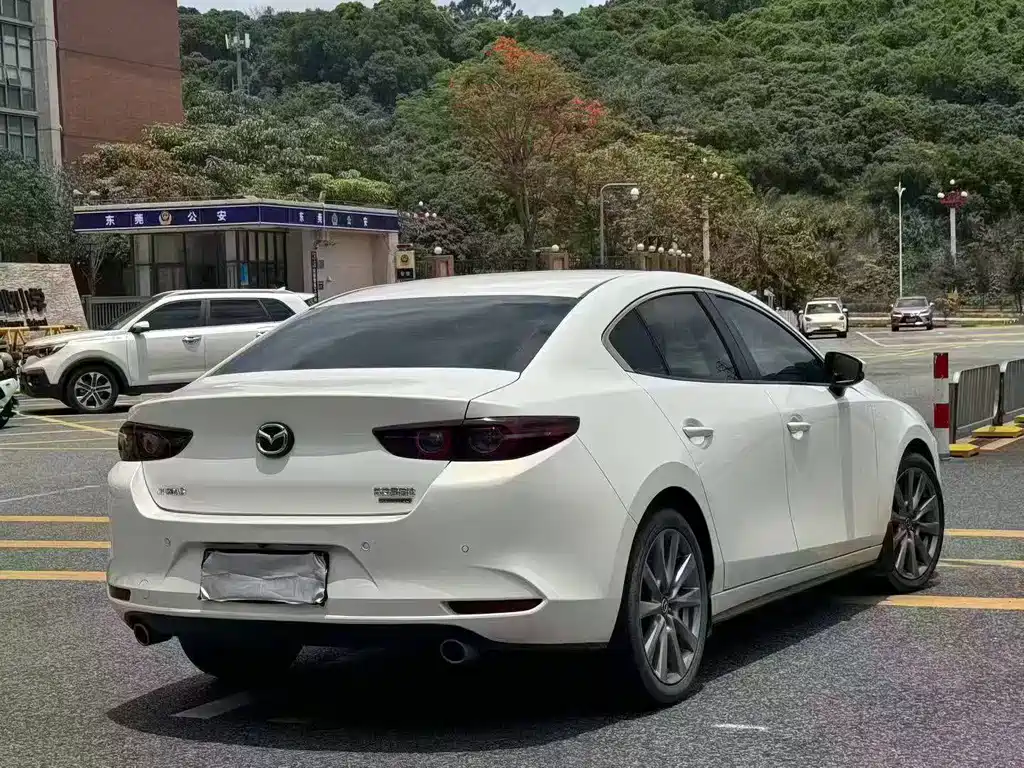 Mazda 3 Axela — миниатюра 9